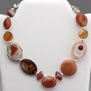 185 Collier enfilé orange